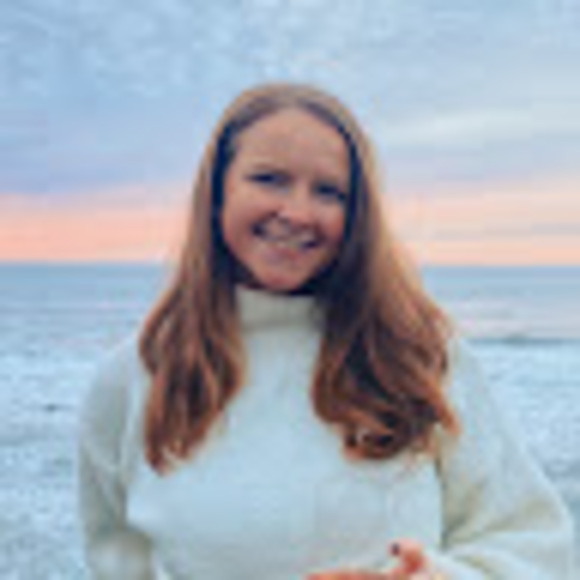 Meet your Posher, Caitlin - Picture 1 of 1